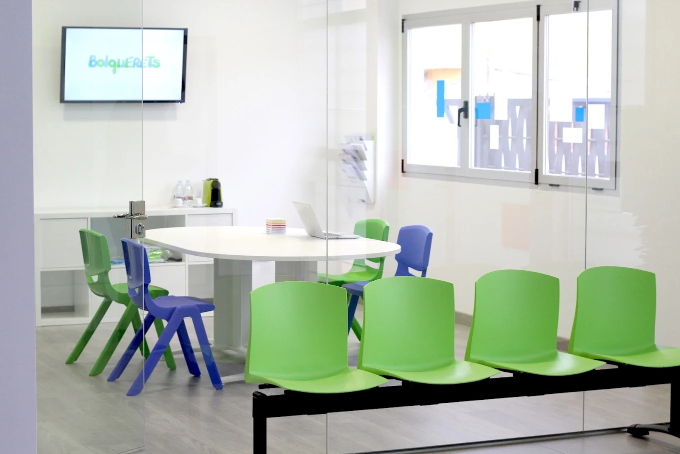 Sala de atención a familias de Escuela Infantil Bolquerets en La Pobla de Vallbona